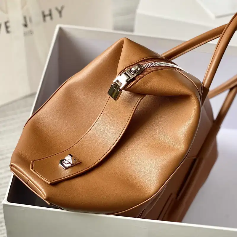 Givenchy Bag 2203RF0017