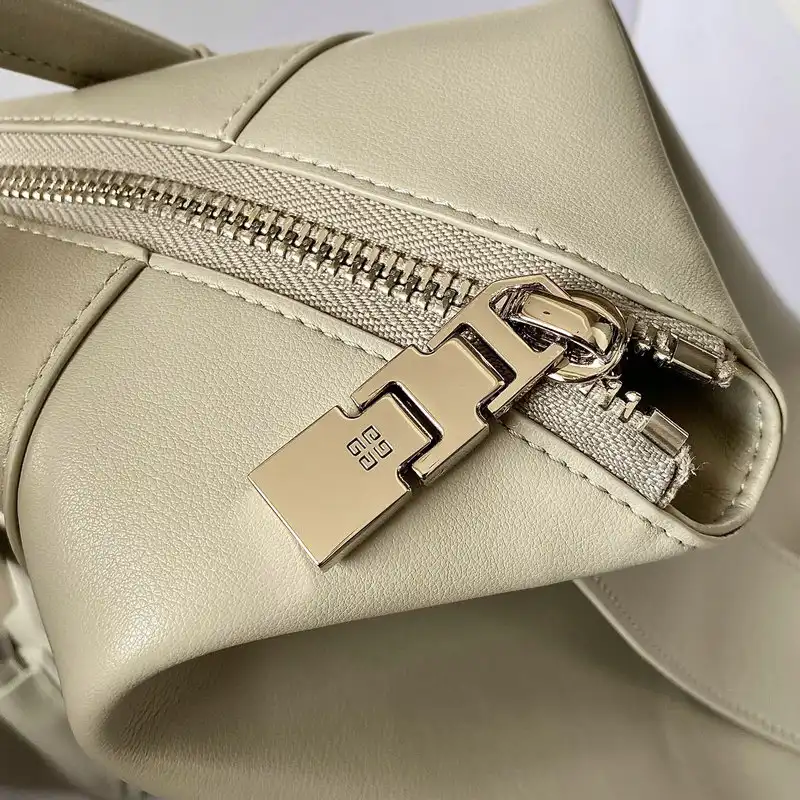 Givenchy Bag 2203RF0018