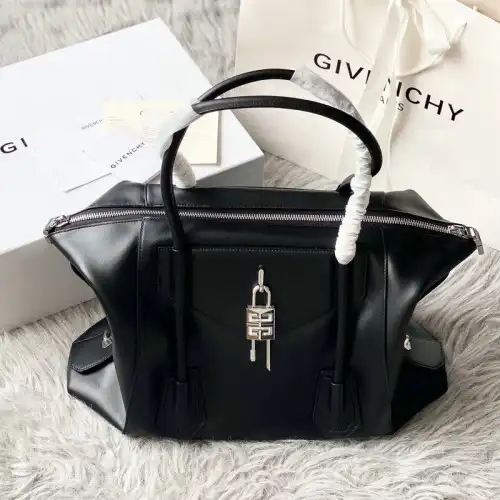 Givenchy Bag 2203RF0019