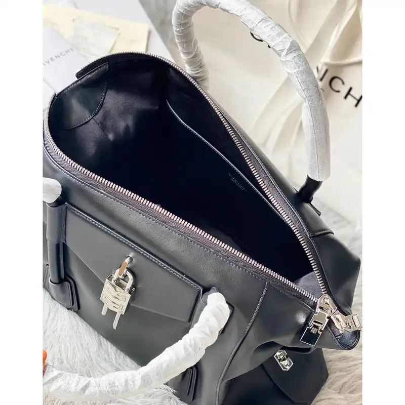 Givenchy Bag 2203RF0019