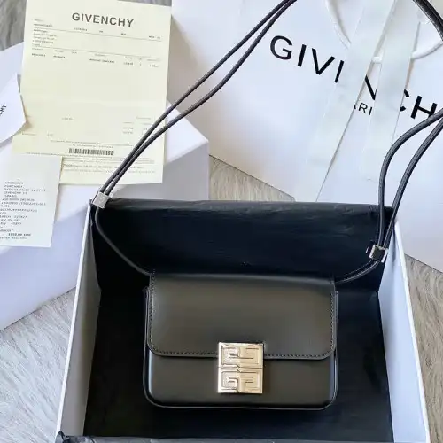 Givenchy Bag 2203RF0031