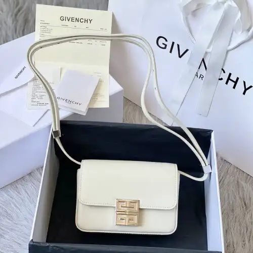 Givenchy Bag 2203RF0033