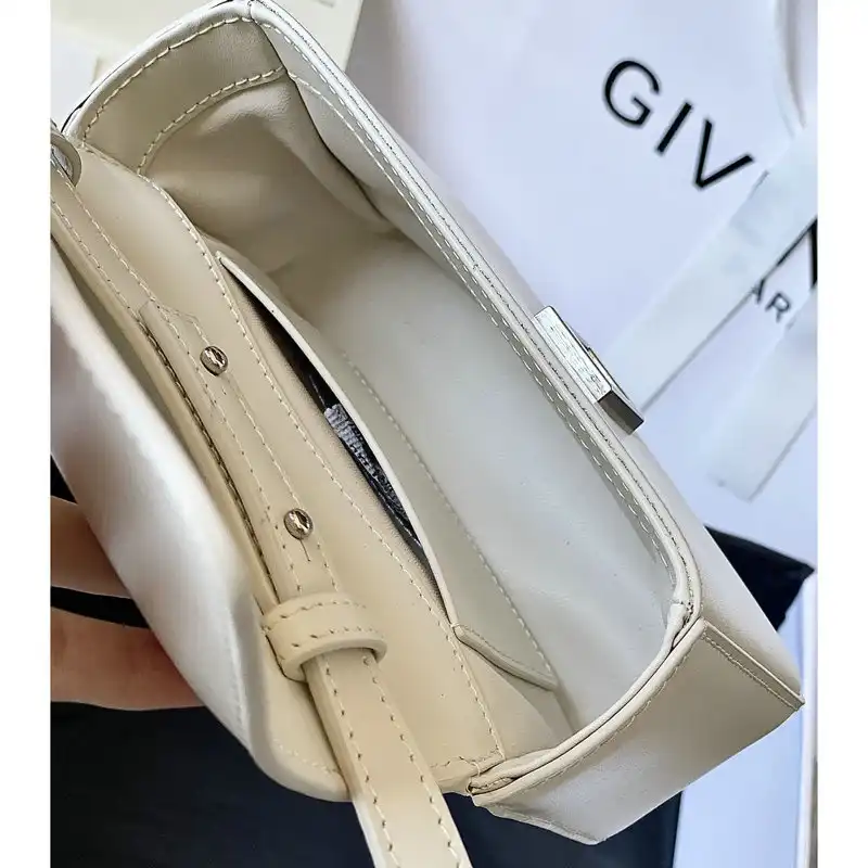 Givenchy Bag 2203RF0033