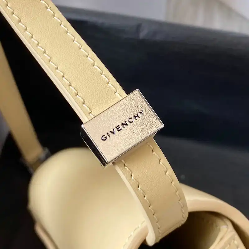 Givenchy Bag 2203RF0034