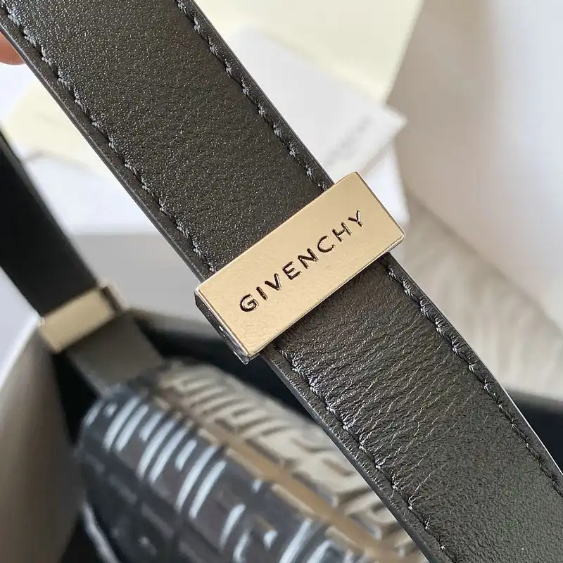 Fashionrepsfam ru Givenchy Bag 2203RF0038