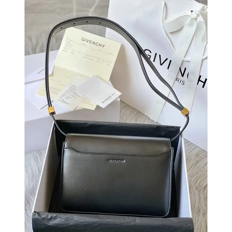 Fashionrepsfam ru Givenchy Bag 2203RF0039