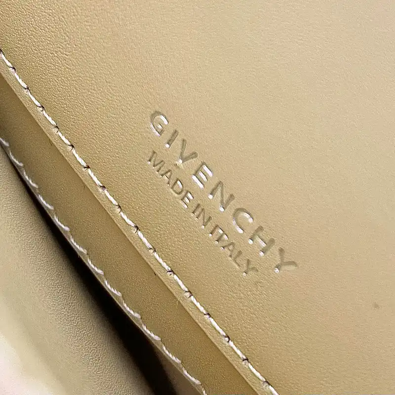 Givenchy Bag 2203RF0042