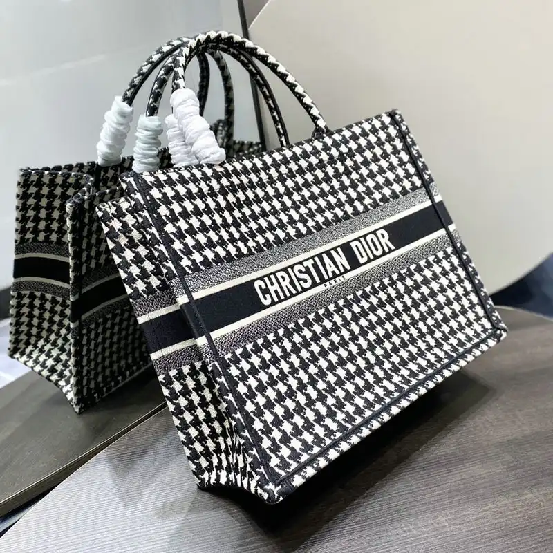 Dio Bag 2203RF0101