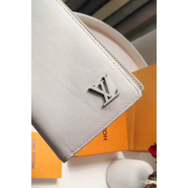 FASH LOUIS VUITTON Bag 2204DJ0011