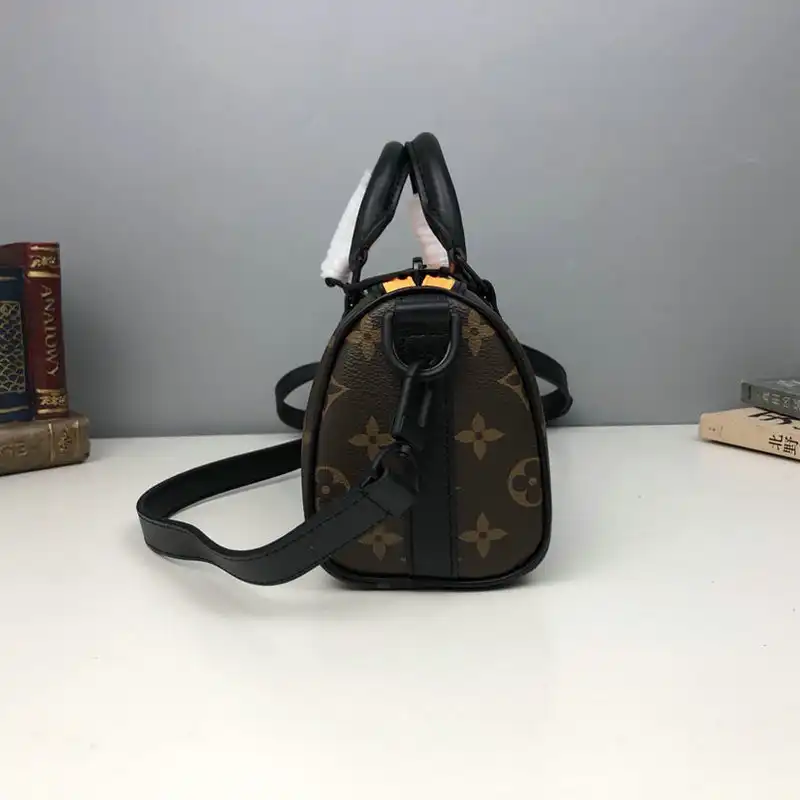 LV Bag 2204DJ0026