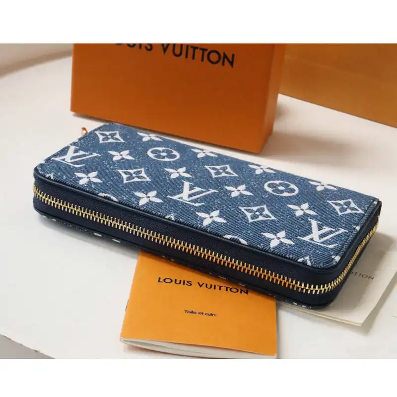 LV Bag 2204DJ0037