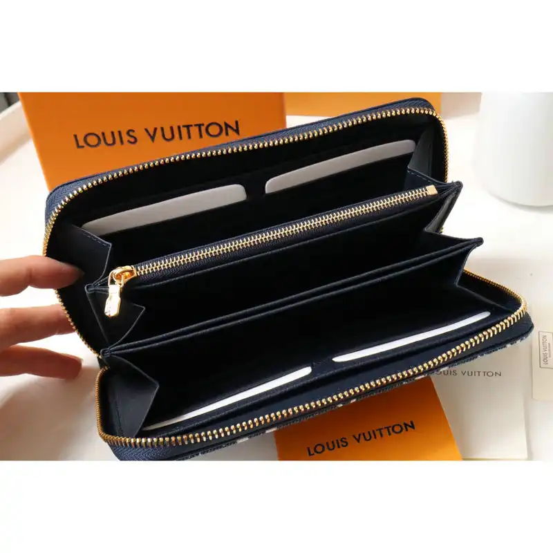 LV Bag 2204DJ0037