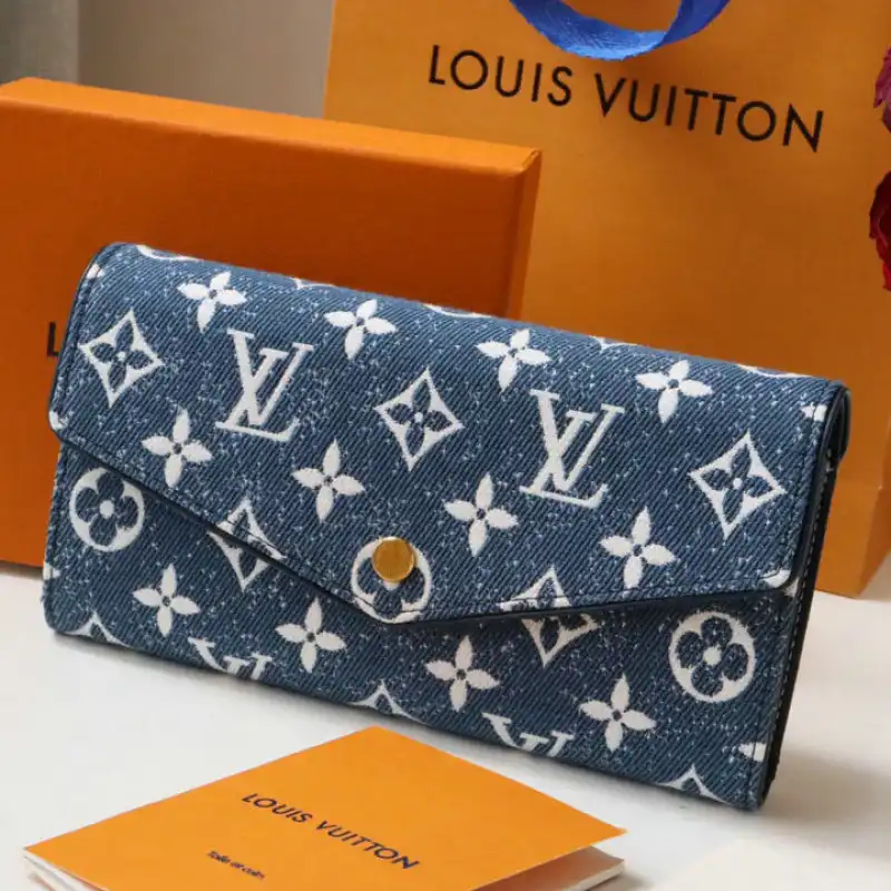 LV Bag 2204DJ0040