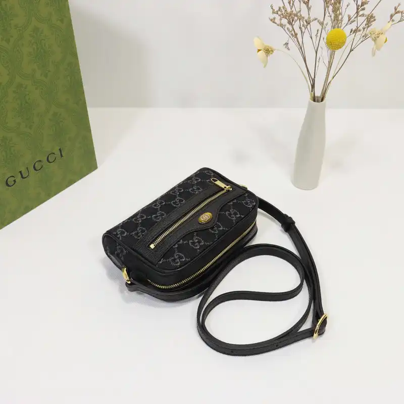 Gucci Bag 2204DJ0043