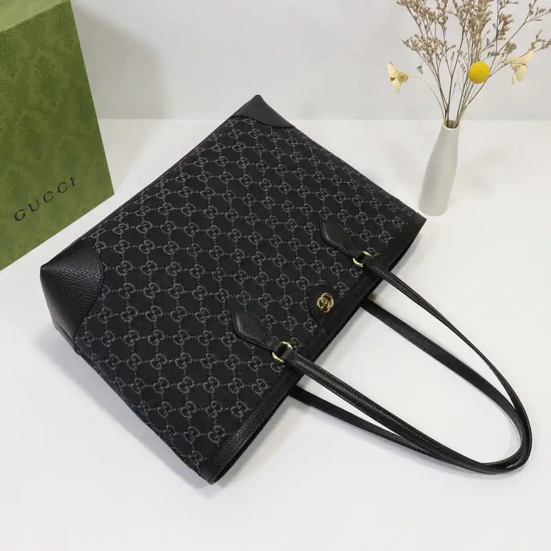 Gucci Bag 2204DJ0044