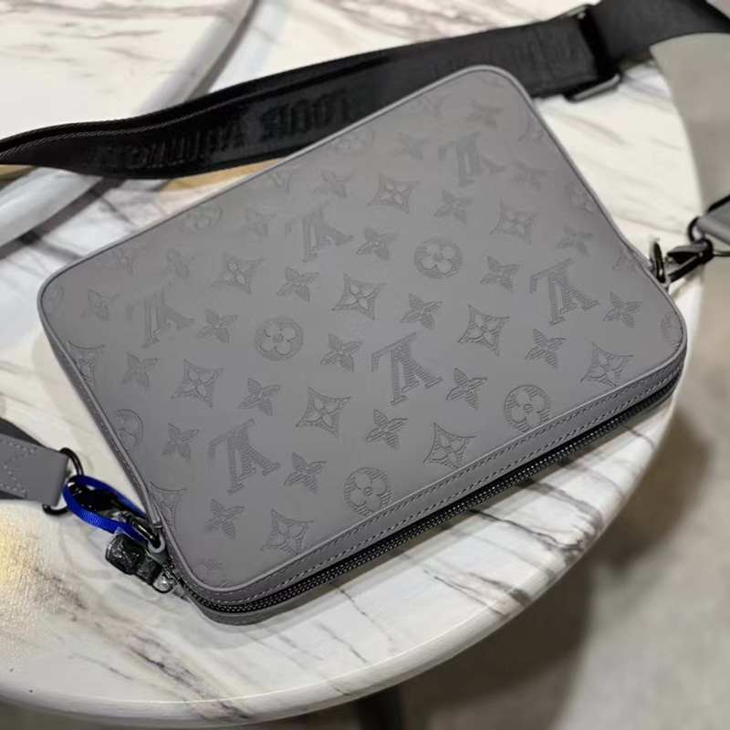 FASH LOUIS VUITTON Bag 2204HT0015