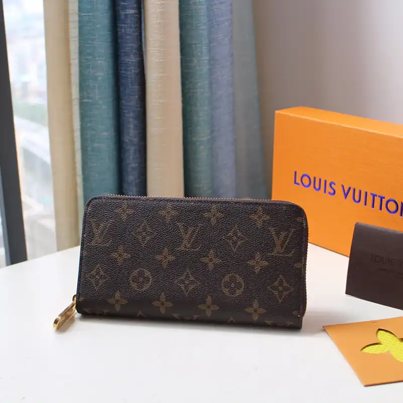 LV Bag 2204HT0022