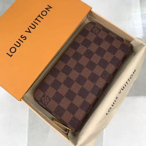 FASH LOUIS VUITTON Bag 2204HT0030