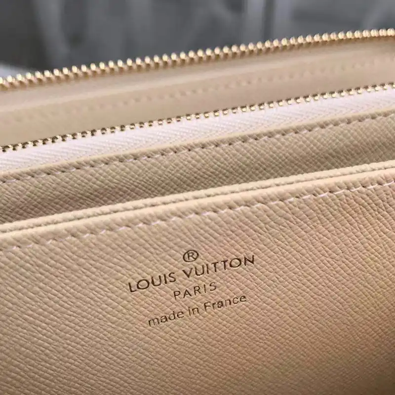 LV Bag 2204HT0031