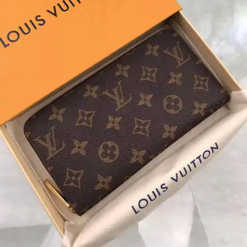 FASH LOUIS VUITTON Bag 2204HT0034