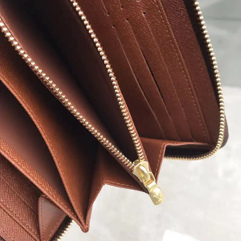 LV Bag 2204HT0034