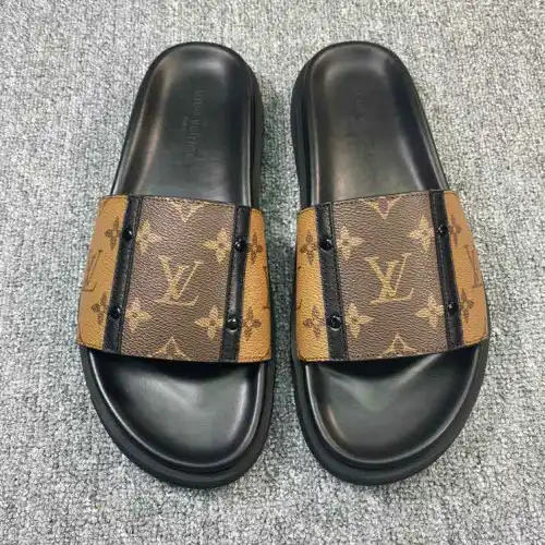 LV Shoes 2204PZ0005