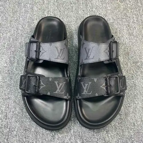 LV Shoes 2204PZ0007