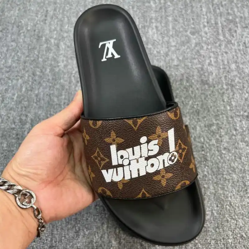 LV Shoes 2204PZ0020