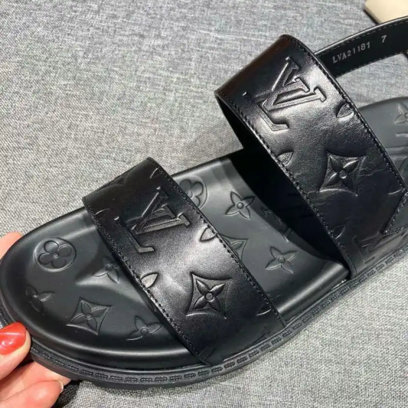 LV Shoes 2204PZ0035