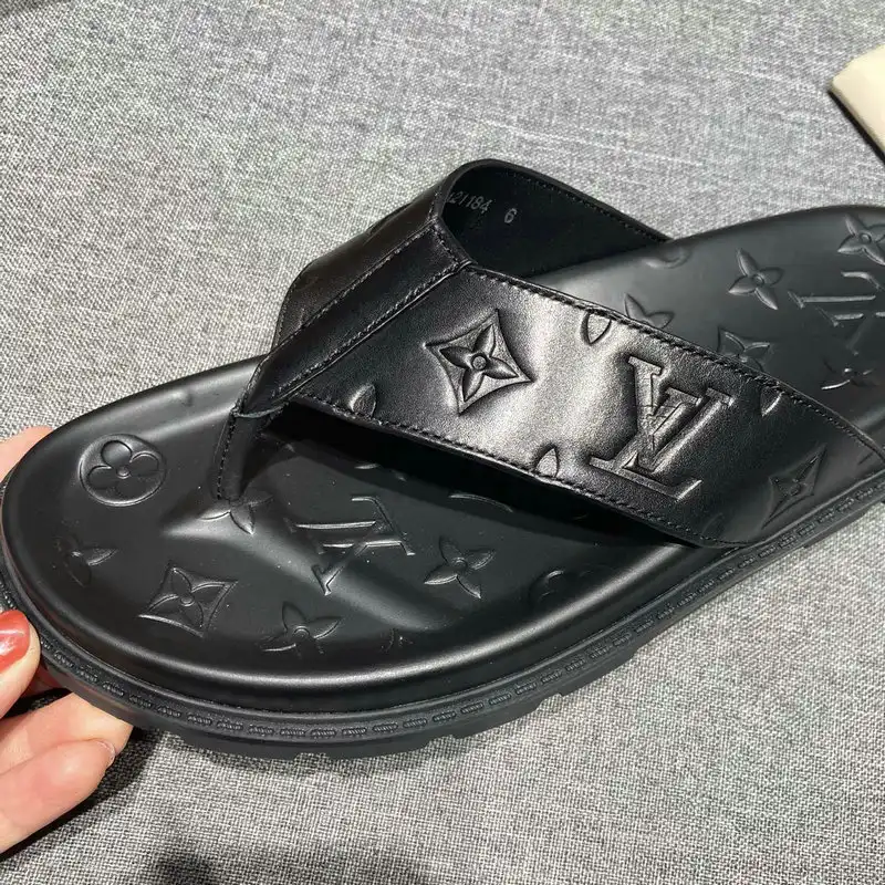 LV Shoes 2204PZ0036