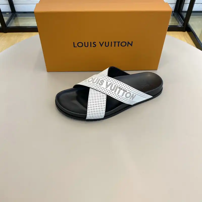 LV Shoes 2204PZ0152