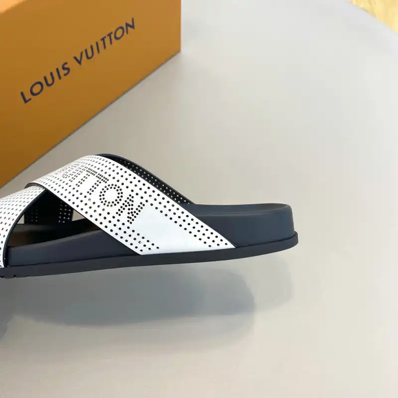 LV Shoes 2204PZ0152