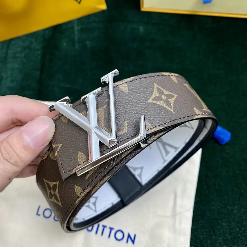 LV Belts 2204XA0007