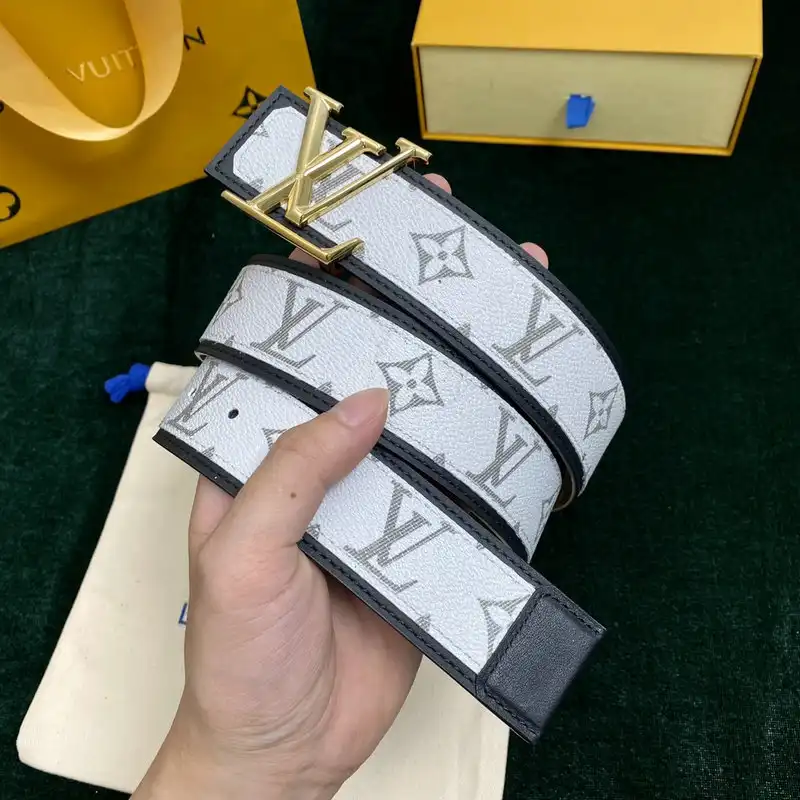 LV Belts 2204XA0009