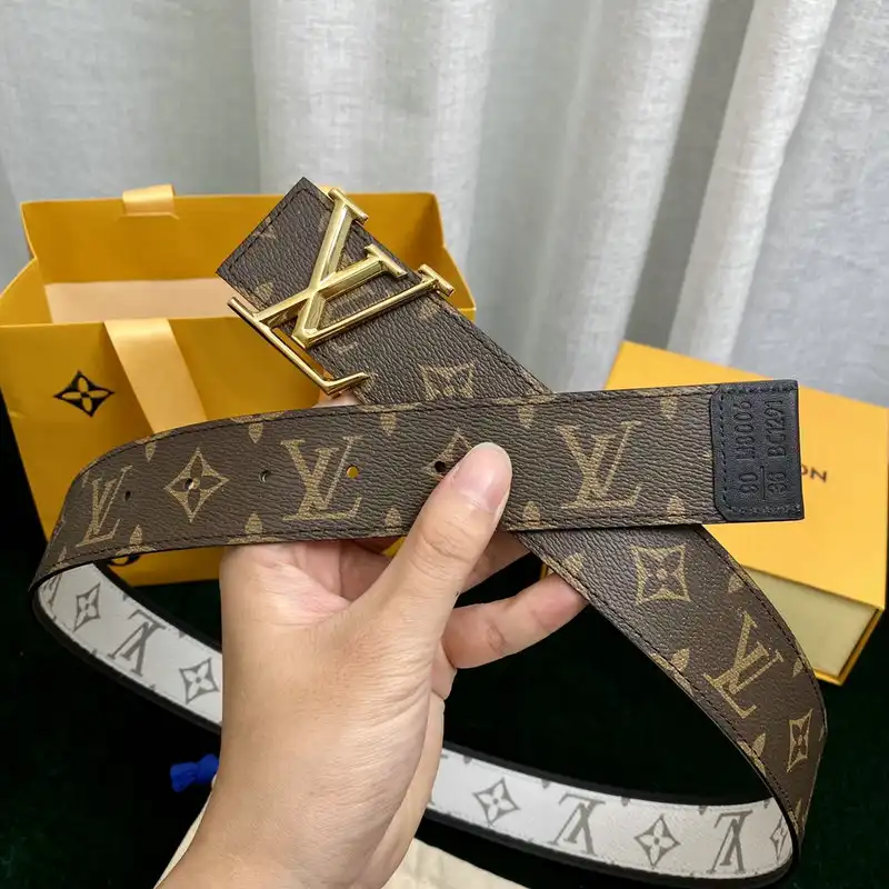 LV Belts 2204XA0009