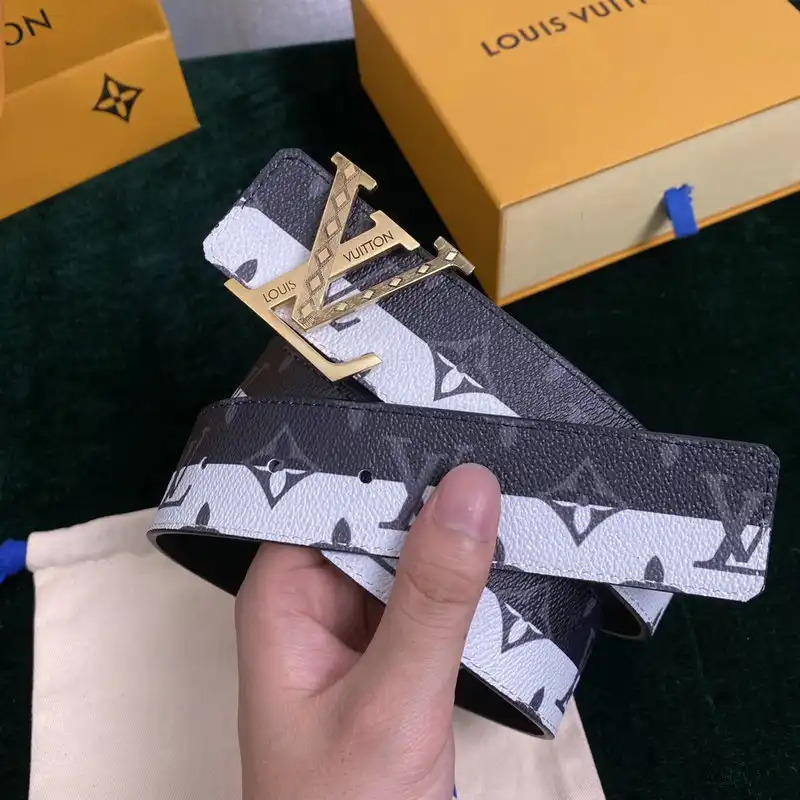 LV Belts 2204XA0029