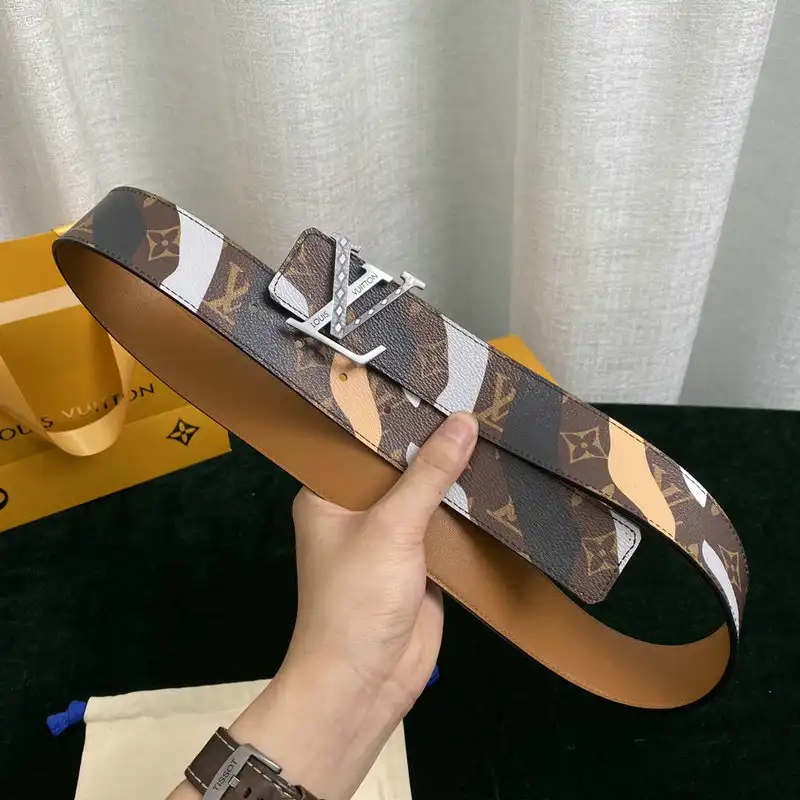 LV Belts 2204XA0030