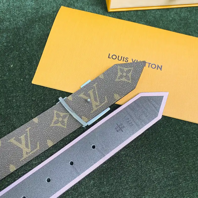 LV Belts 2204XA0033