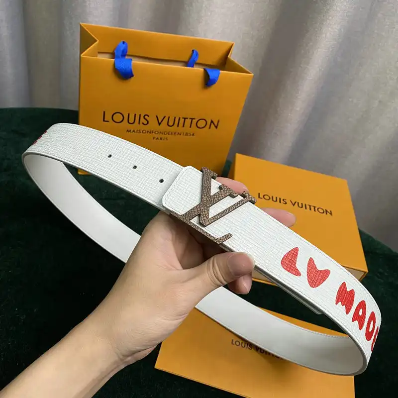 LV Belts 2204XA0046