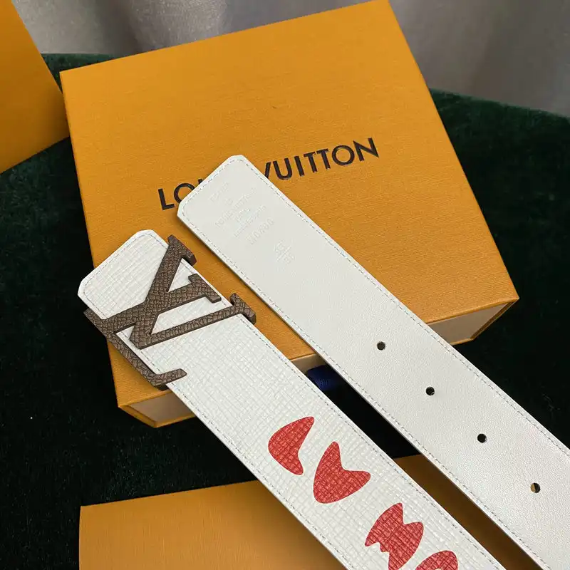 LV Belts 2204XA0046