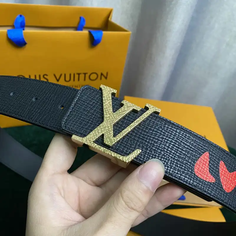 LV Belts 2204XA0050