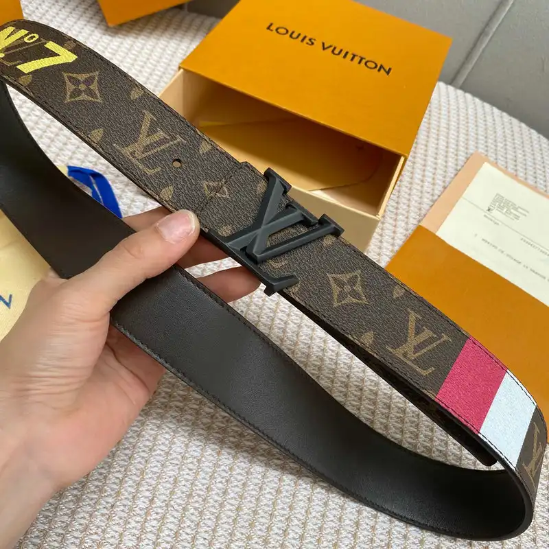 LV Belts 2204XA0128