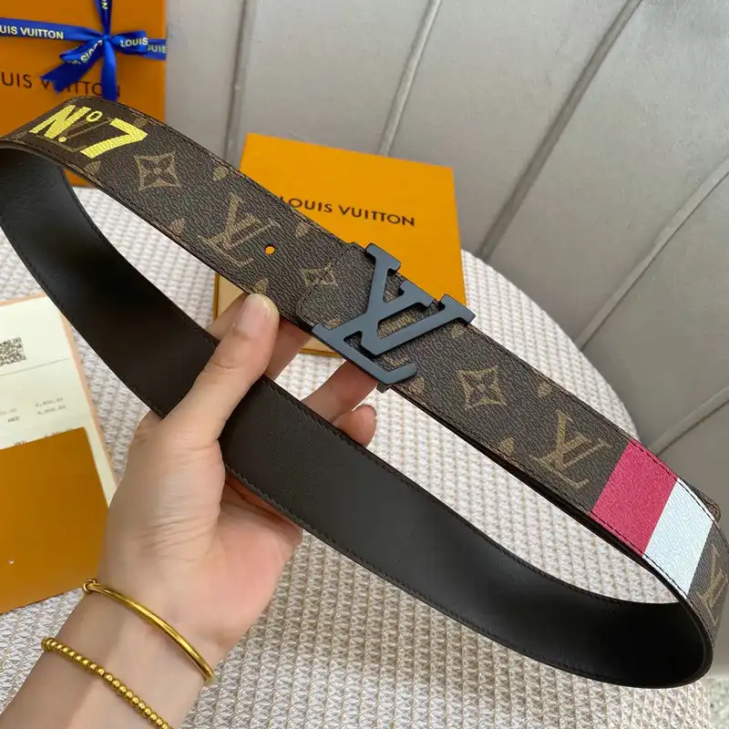 LV Belts 2204XA0161