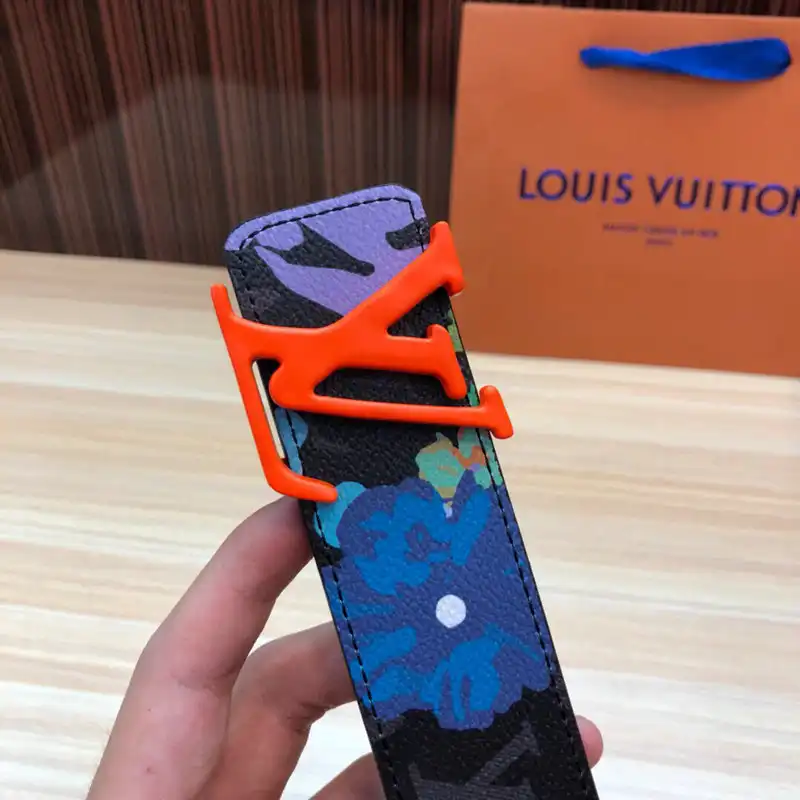 LV Belts 2204XA0202