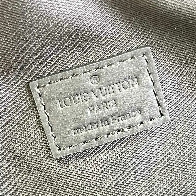 LV Bag 2204YA0009