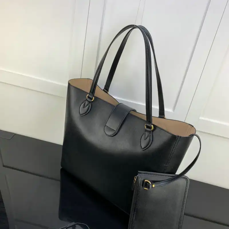 Gucci Bag 2204YA0012