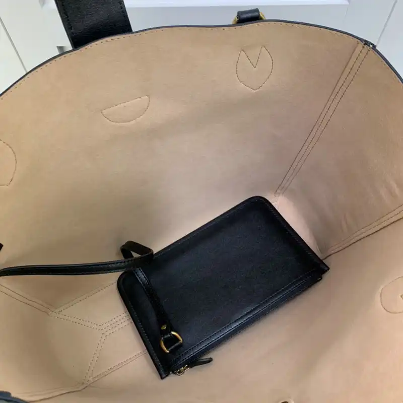 Cheap Gucci Bag 2204YA0012