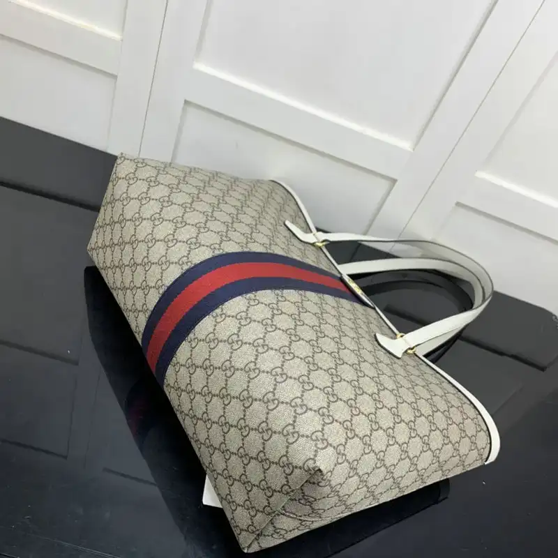 Cheap Gucci Bag 2204YA0017