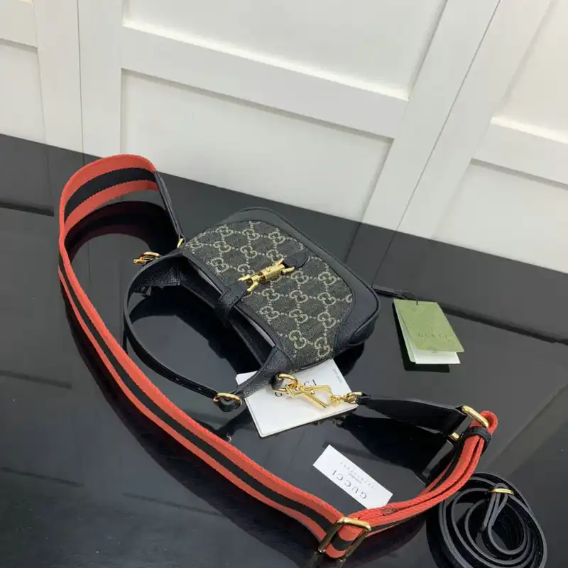 Cheap Gucci Bag 2204YA0022