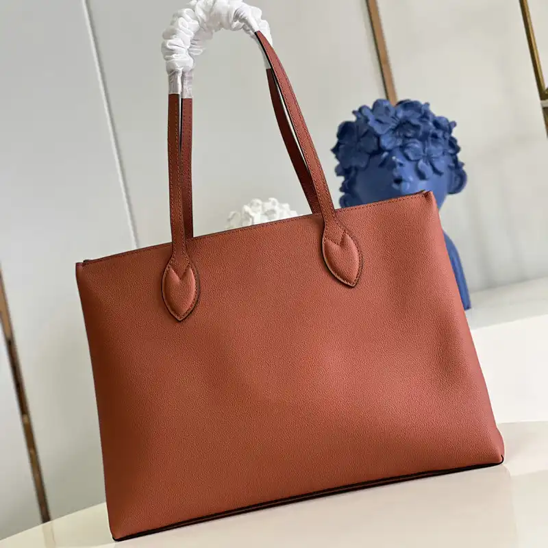 LV Bag 2204YA0033